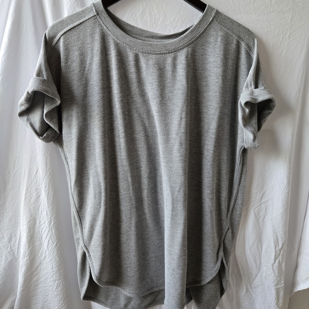 Cupio Heather Gray Short Sleeve Tee
